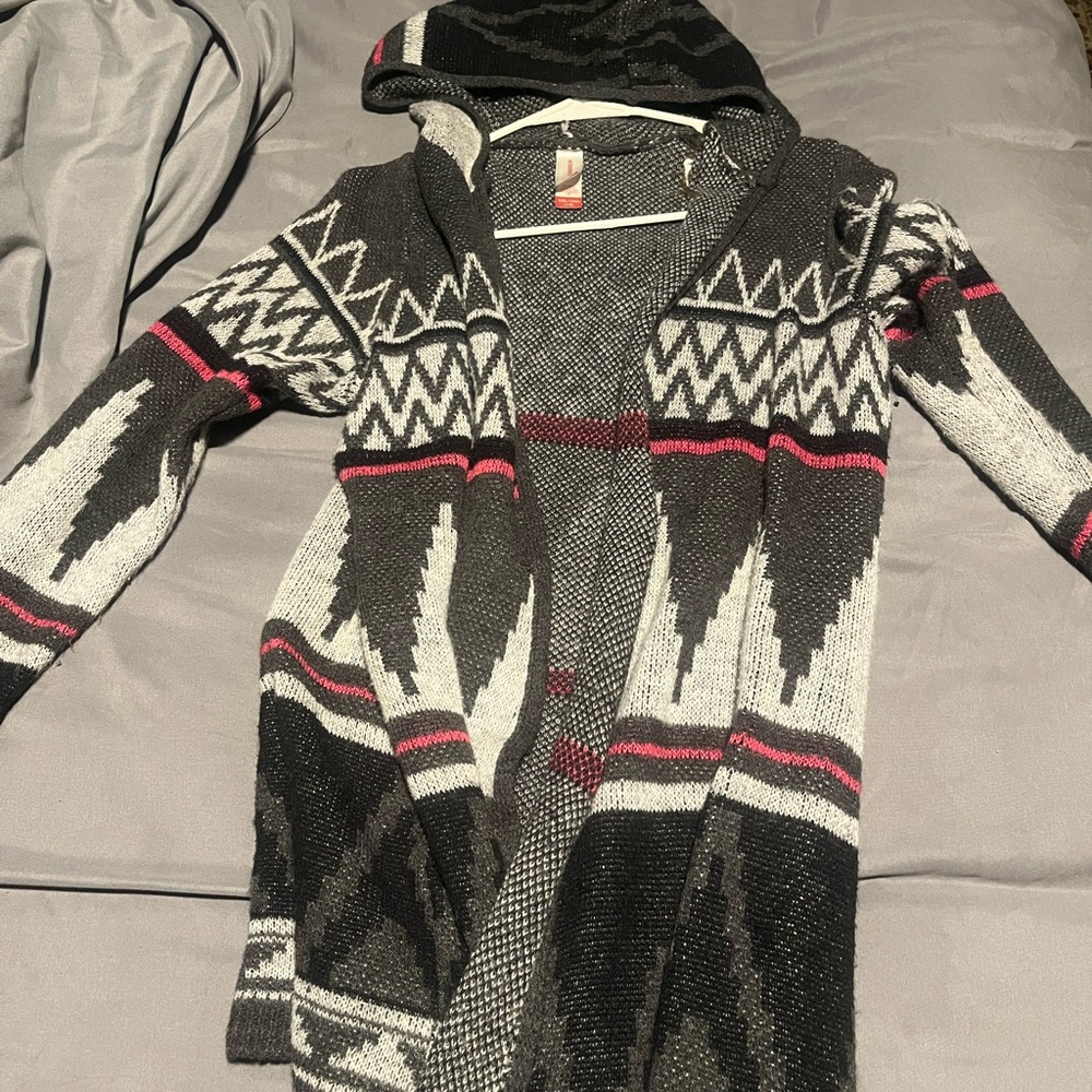 Geometric Patterned Hooded Cardigan